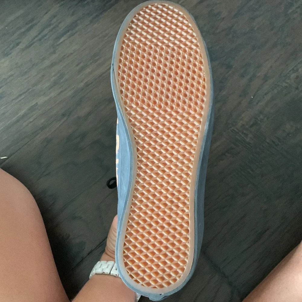 Sneakers - Picture 3 of 3